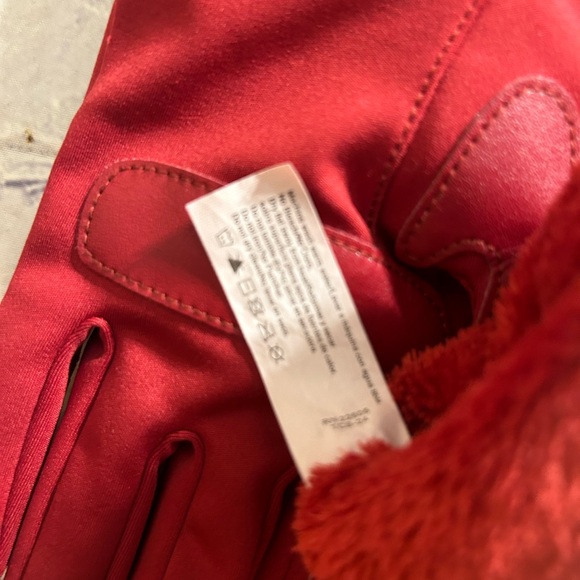 ISOTONER POLYESTER SPANDEX RED WITH FLEECE LINING WOMEN’S GLOVES SIZE L/XL - Picture 4 of 7